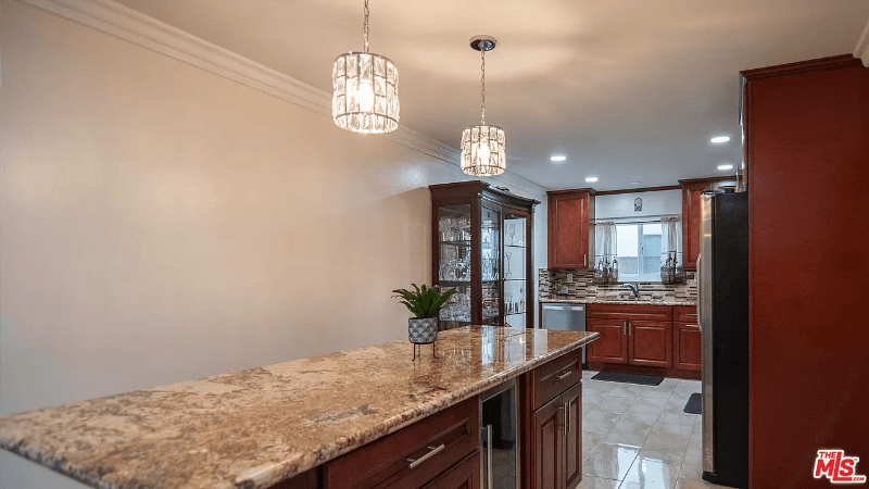 Los Angeles House: 133 E 140th St