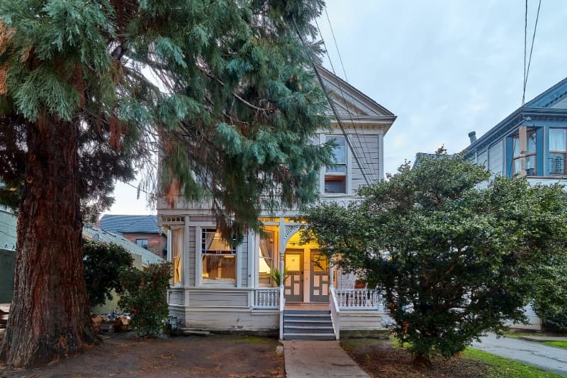 Berkeley Apartment: 2332 Fulton St.