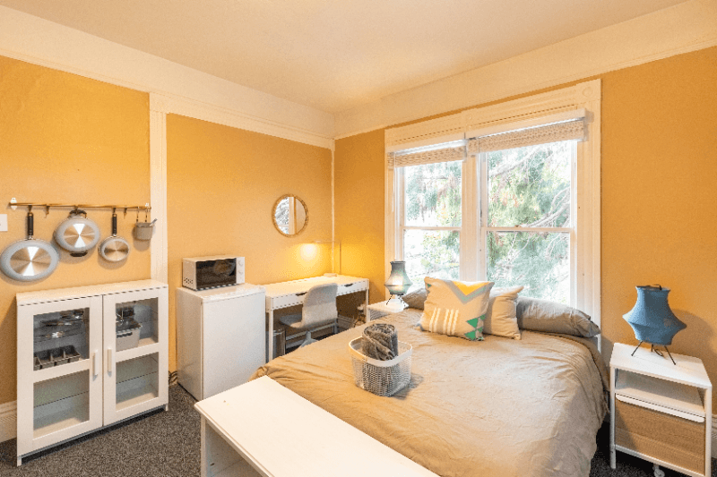 Berkeley Apartment: 2332 Fulton St.