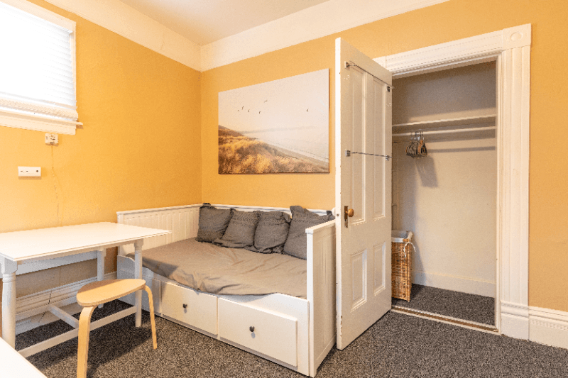 Berkeley Apartment: 2332 Fulton St.