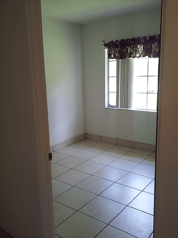 Winter Haven House: 1423 26 St NW