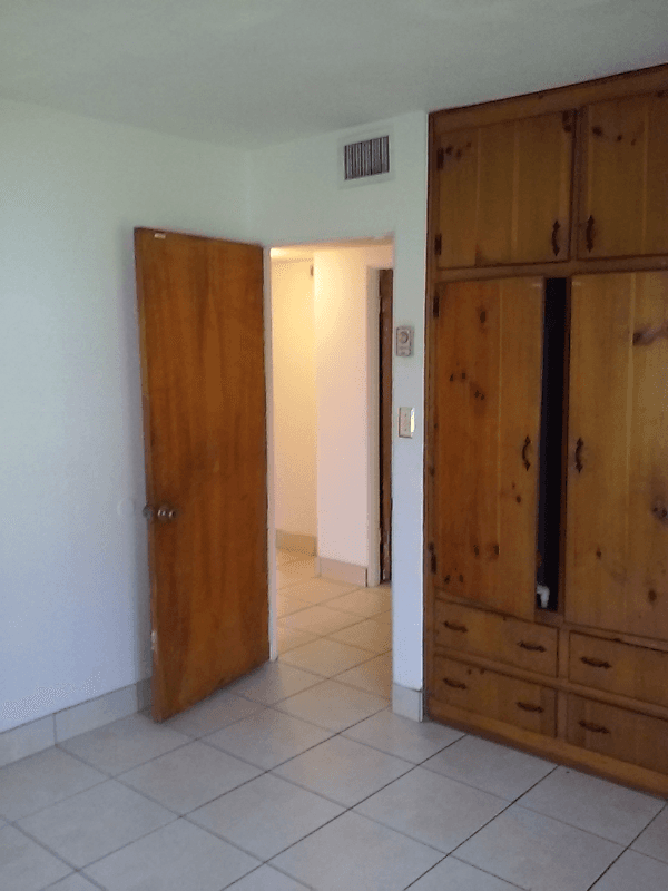 Winter Haven House: 1423 26 St NW