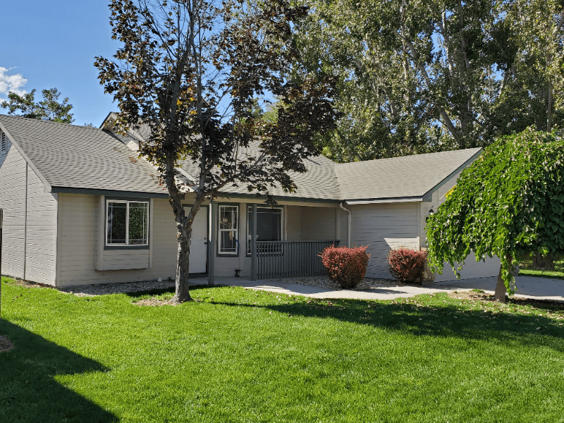 NAMPA House: 16823 WATERFORD WAY