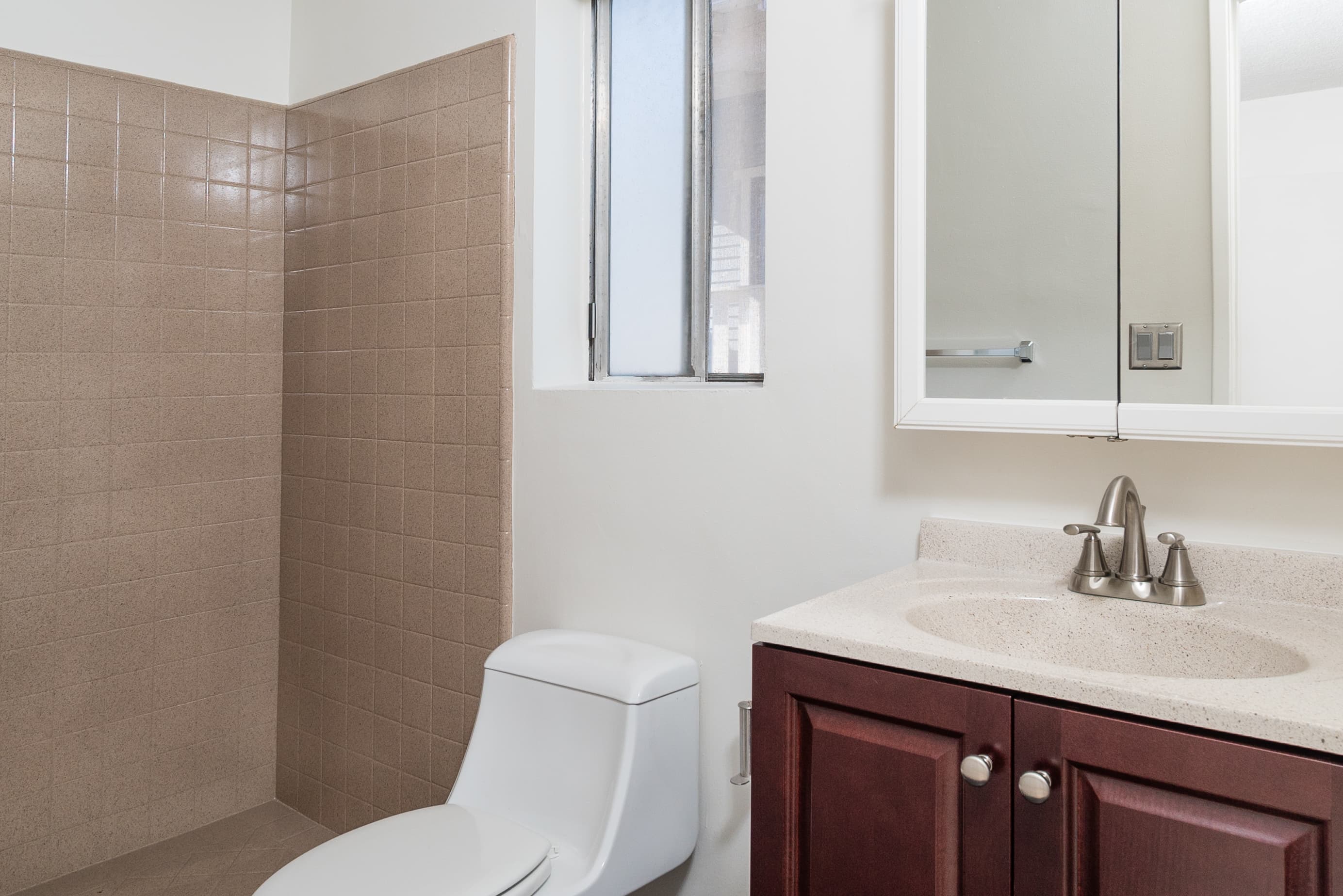 Santa Monica Apartment: 508 Ashland Ave