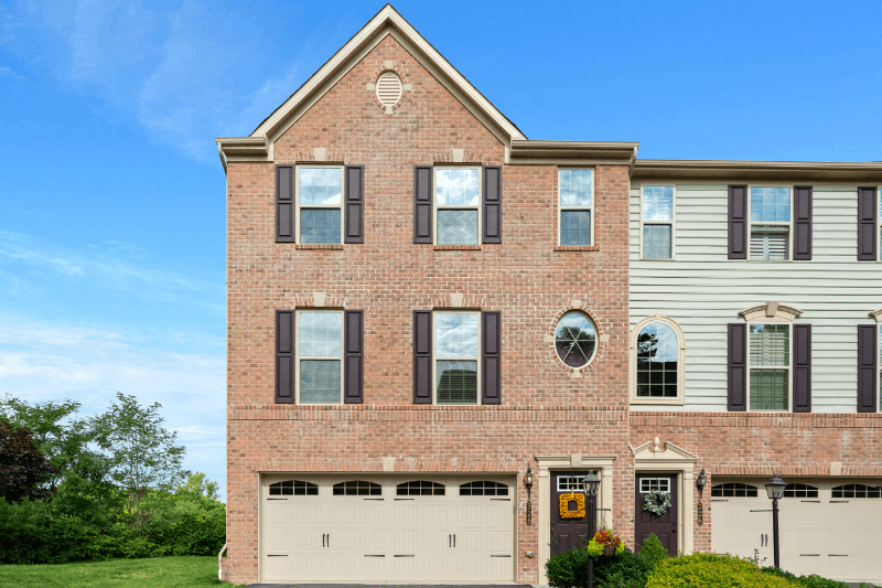 Pittsburgh Townhome: 328 Aprilmae Way