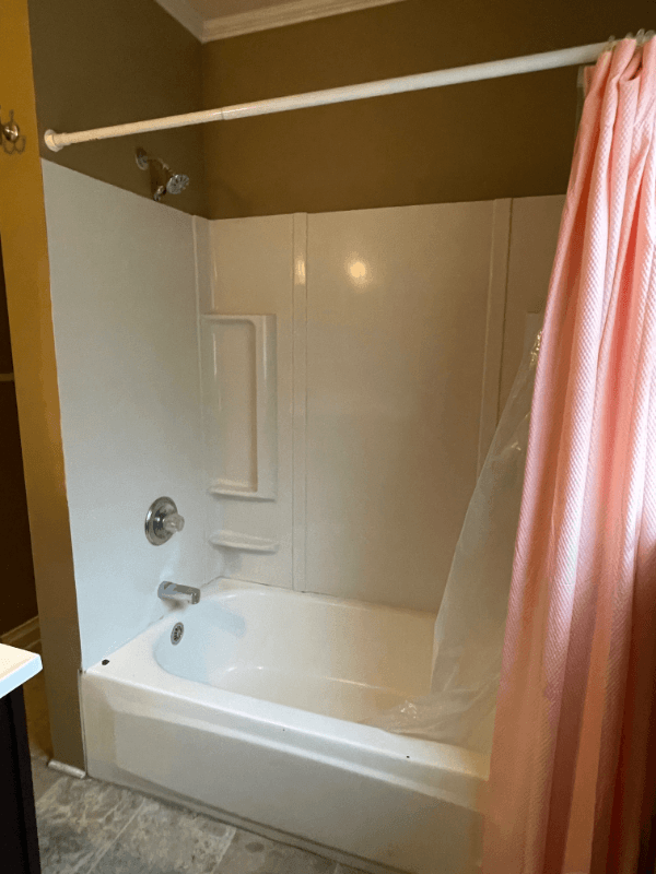 Lafayette House: 120 W Foch St