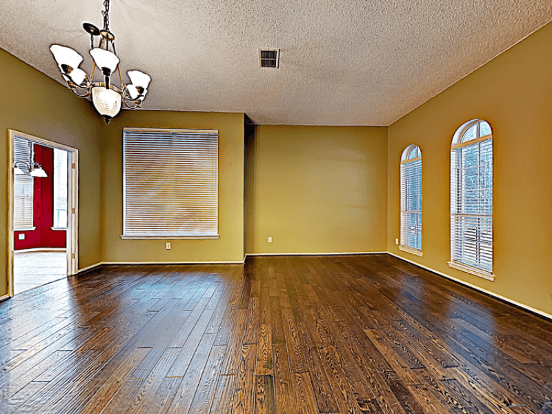 Allen House: 1219 Aylesbury Dr