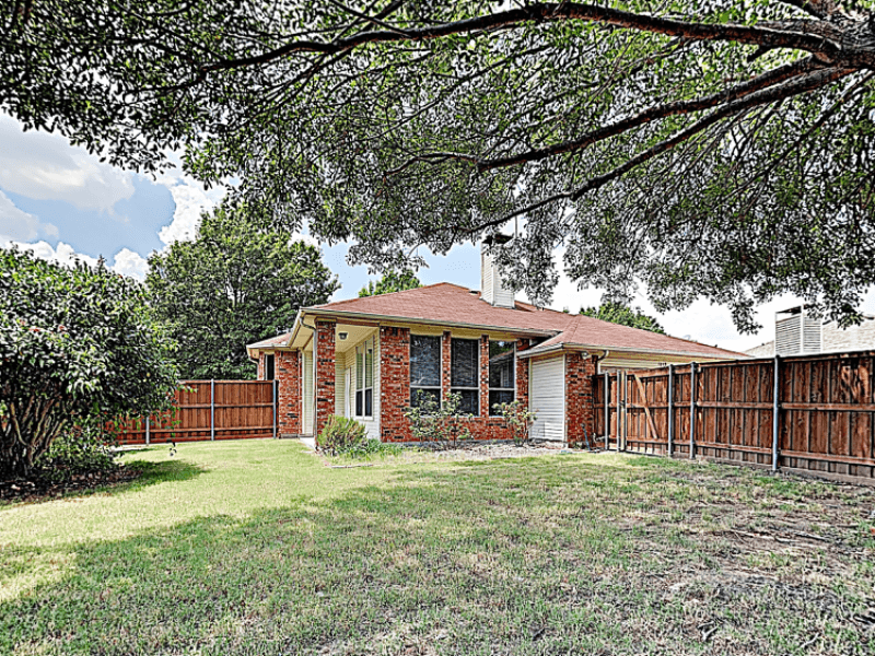 Allen House: 1219 Aylesbury Dr