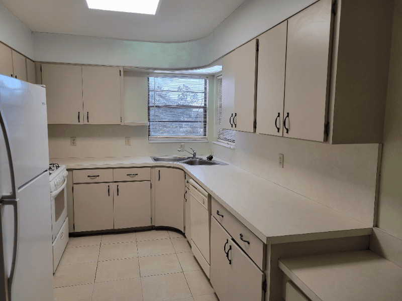 West Palm Beach Apartment: 849 W Dolphin Ridge Rd