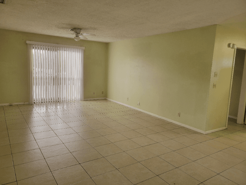 West Palm Beach Apartment: 849 W Dolphin Ridge Rd