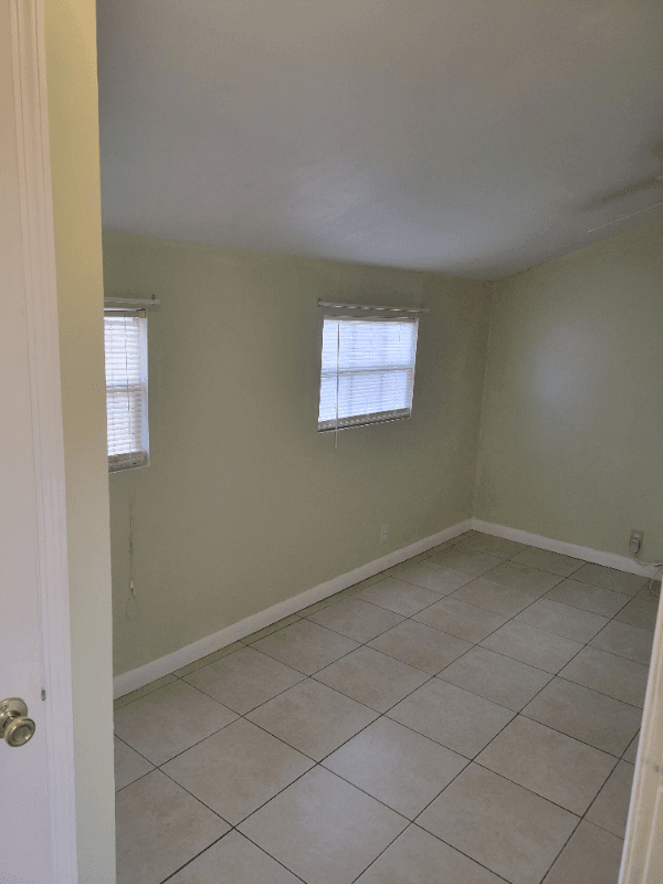 West Palm Beach Apartment: 849 W Dolphin Ridge Rd