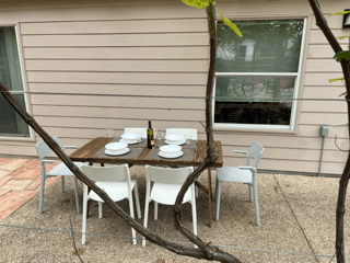 San Antonio House: 10031 Moffitt Dr