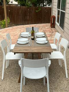 San Antonio House: 10031 Moffitt Dr