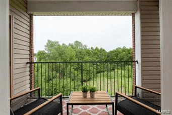 Valley Park Condo: 885 Forest Ave