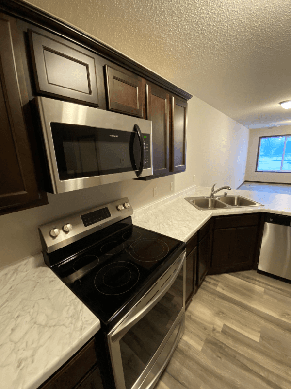 Cambridge Townhome: 2200 4th Ln SE, Cambridge MN