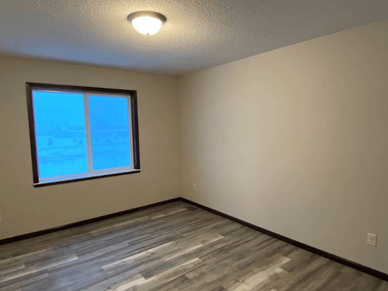 Cambridge Townhome: 2200 4th Ln SE, Cambridge MN