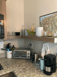 Hendersonville House: 608 Ray Ave