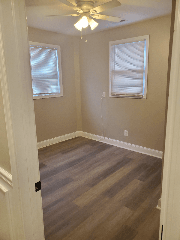 Brooklyn House: 17 W Talbott st
