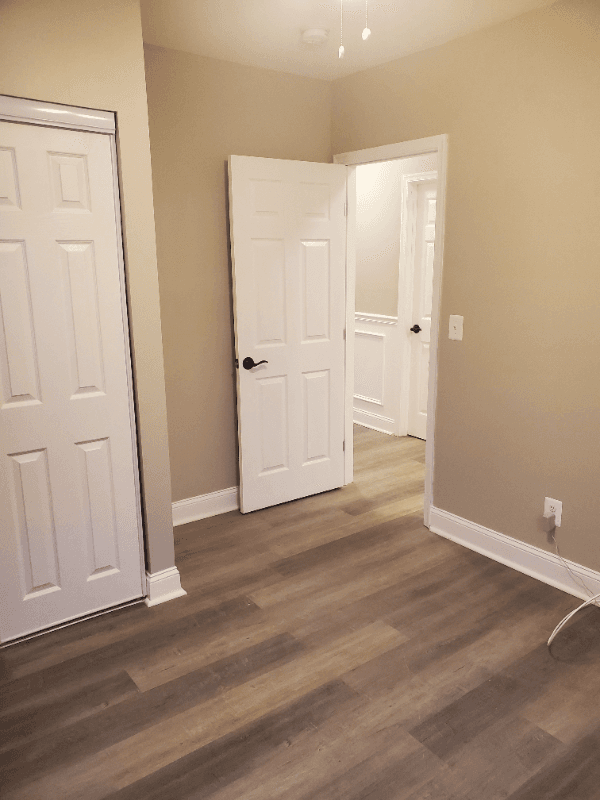 Brooklyn House: 17 W Talbott st
