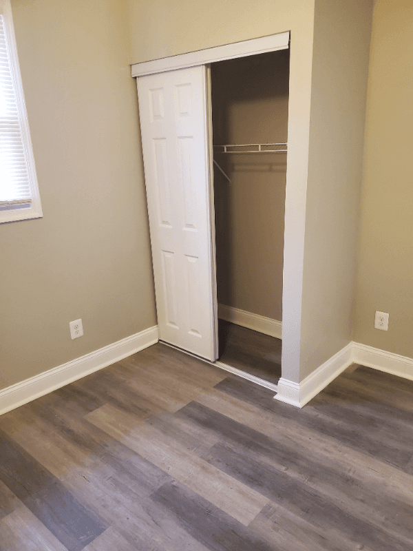 Brooklyn House: 17 W Talbott st