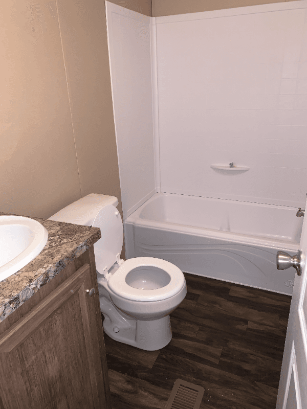 Muncie House: 10 E Dogwood Dr