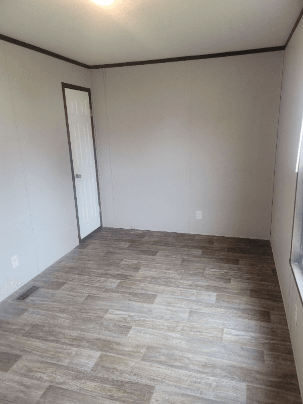 Muncie House: 10 E Dogwood Dr