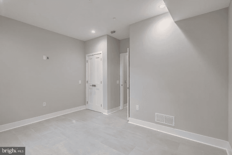 Philadelphia Apartment: 1013 S 20th St