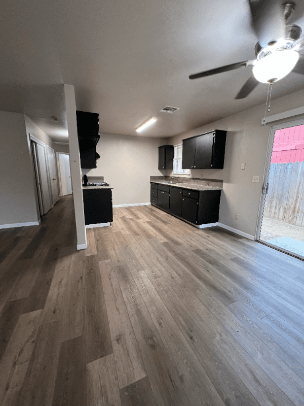 Fresno Multiplex: 512 S Dearing Ave