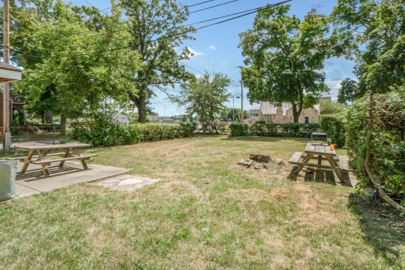 Mount Pleasant Multiplex: 715 S Kinney Ave