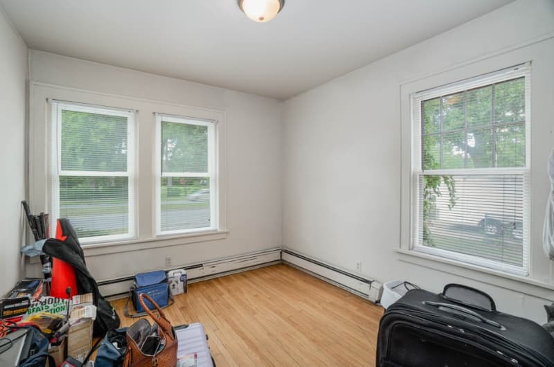 Mount Pleasant Multiplex: 715 S Kinney Ave