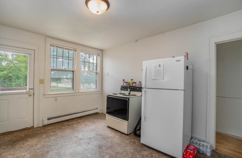 Mount Pleasant Multiplex: 715 S Kinney Ave