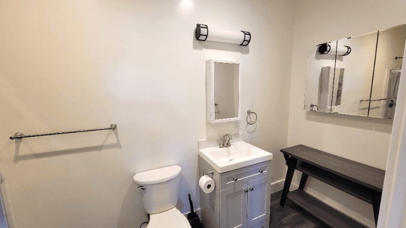 Los Angeles Apartment: 3536 1/2 W 60th St.
