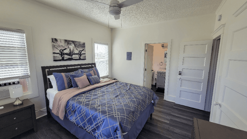 Los Angeles Apartment: 3536 1/2 W 60th St.