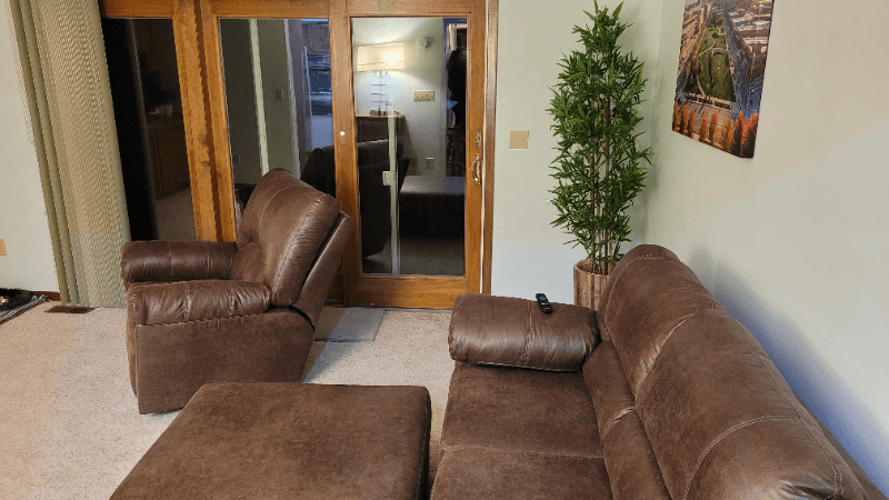 Urbandale Apartment: 8806 Carole Cir, Urbandale IA