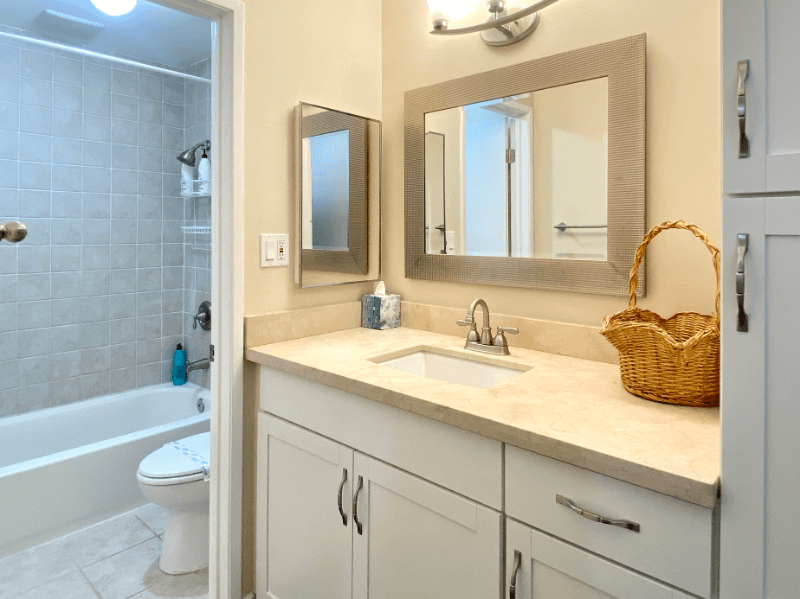 San Diego Apartment: 1605 Hotel Circle South
