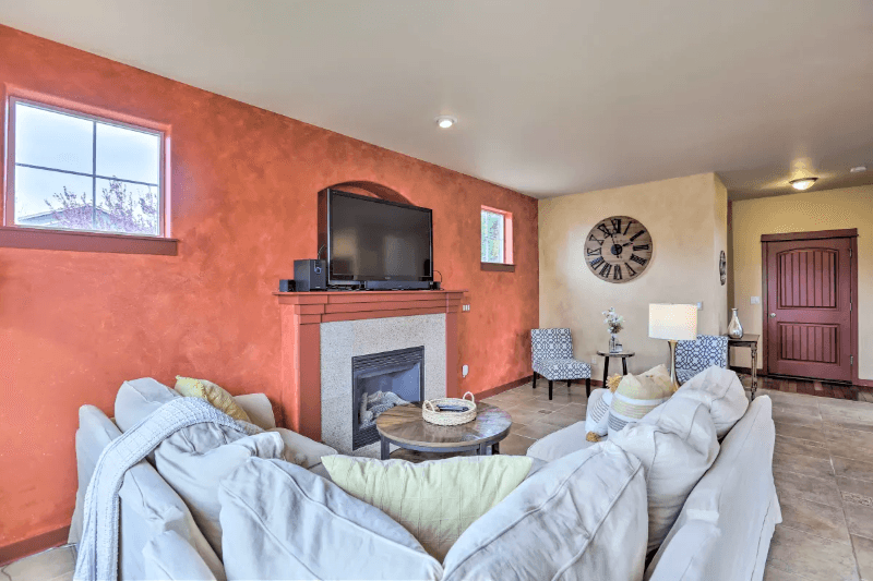 Bend House: 871 NE LOCKSLEY DR