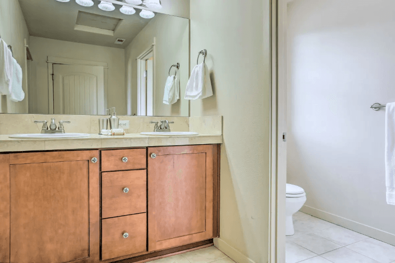 Bend House: 871 NE LOCKSLEY DR