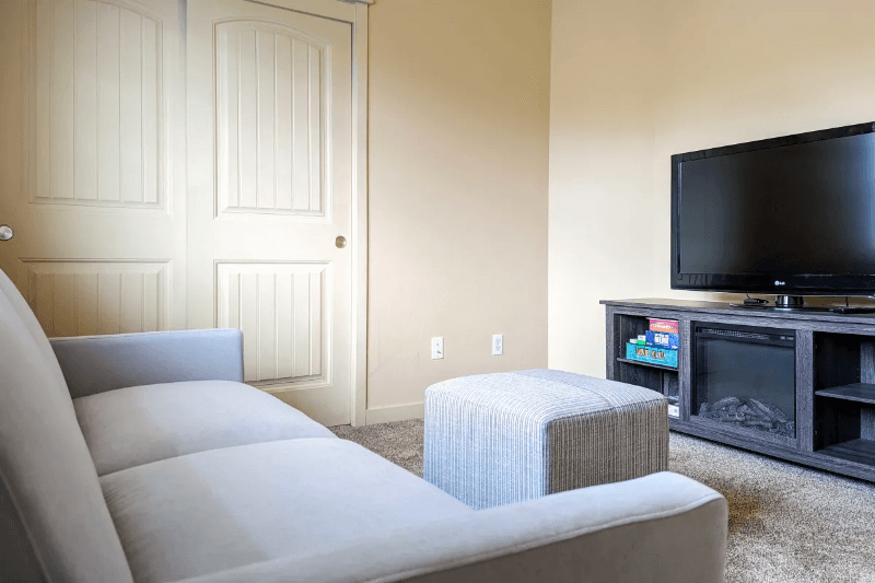 Bend House: 871 NE LOCKSLEY DR