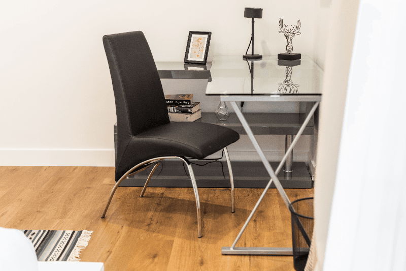 North Hollywood Apartment: 11249 Huston St