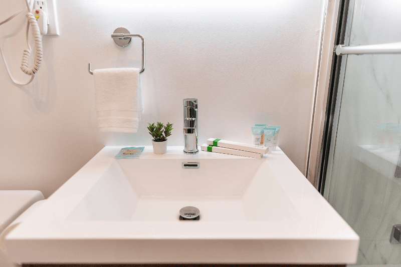 North Hollywood Apartment: 11249 Huston St