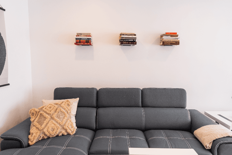 North Hollywood Apartment: 11249 Huston St