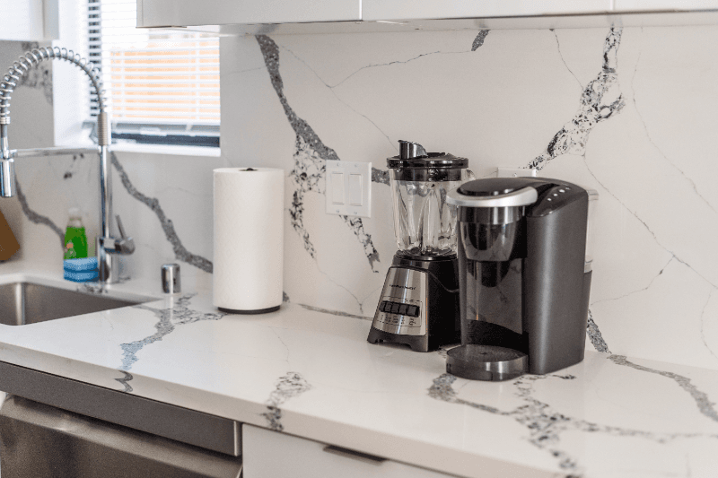North Hollywood Apartment: 11249 Huston St