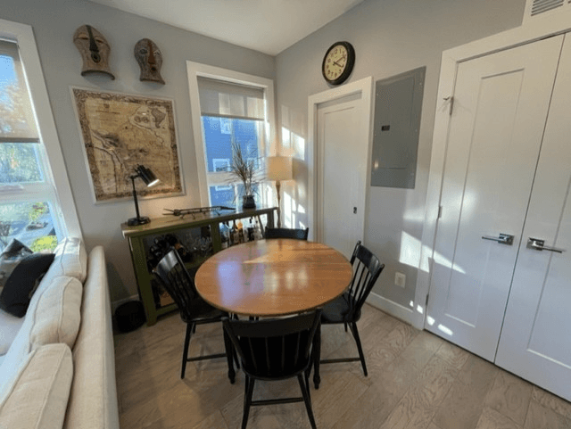 Washington Condo: 700 16th St NE