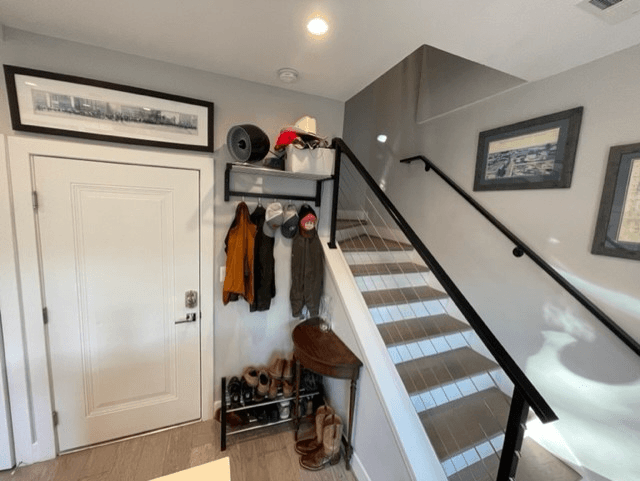 Washington Condo: 700 16th St NE