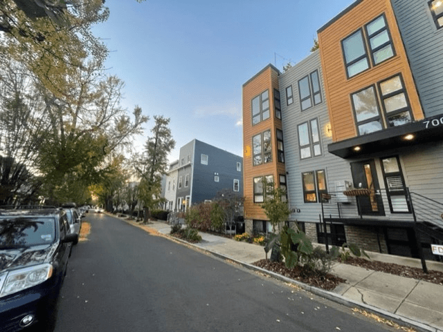 Washington Condo: 700 16th St NE