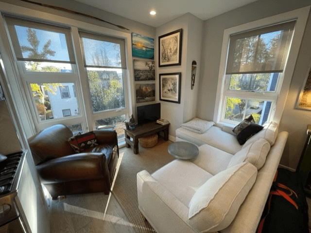 Washington Condo: 700 16th St NE