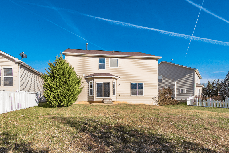 Lake St Louis House: 424 Country Stone Dr