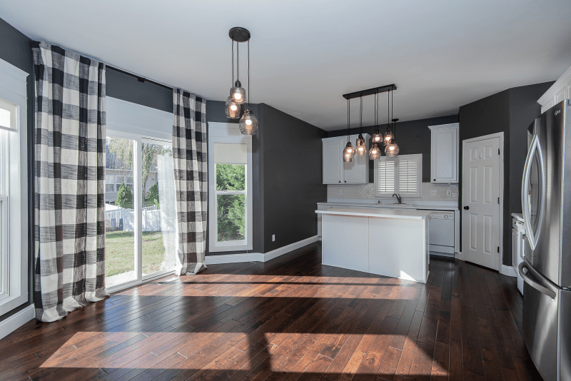 Lake St Louis House: 424 Country Stone Dr