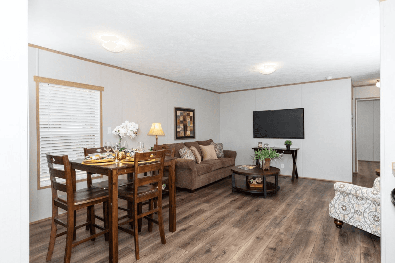Riverdale House: 29 Lakeview Dr.