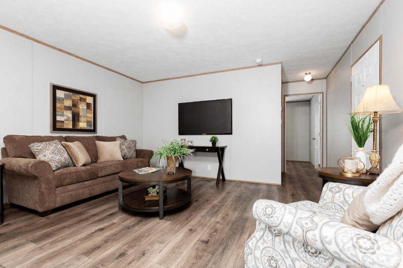 Riverdale House: 29 Lakeview Dr.